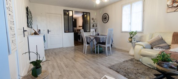 Duplex T3 em Vaureal, France N.º 134606 2