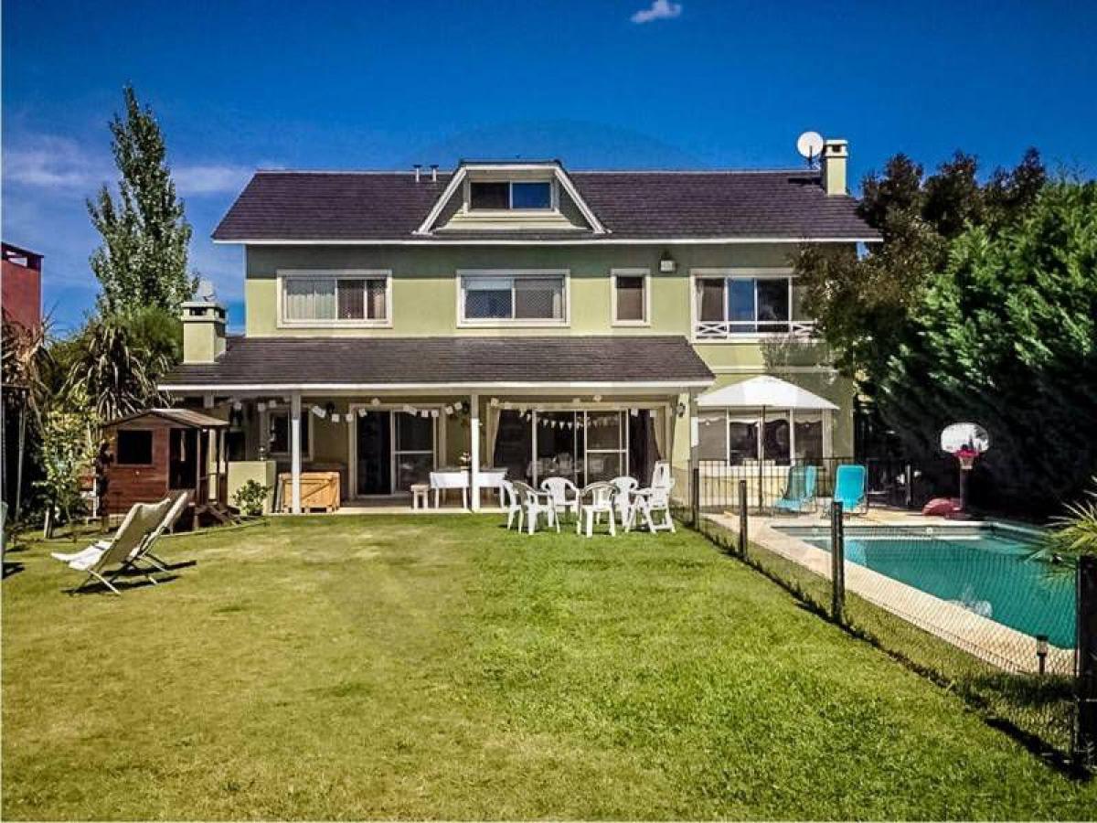 3 bedrooms House in Tigre, Argentina No. 6532