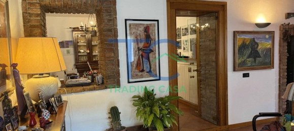 2 bedrooms Villa in Podenzano, Italy No. 296225 2