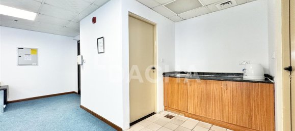 1 room Office in Jumeirah Lake Towers, UAE No. 27148 14