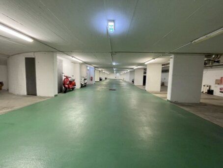  Garage in Alsergrund, Austria No. 30390