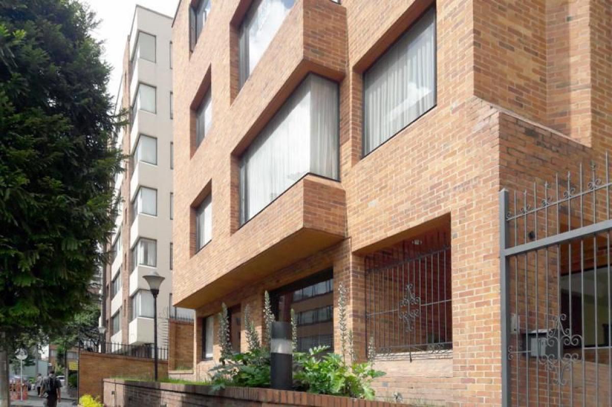 Дом с 4 спальнями в Богота, Колумбия № 10688