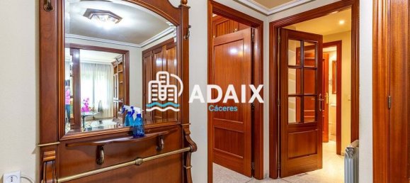 Apartamento de 3 dormitorios en Cáceres, Spain No. 160487 25