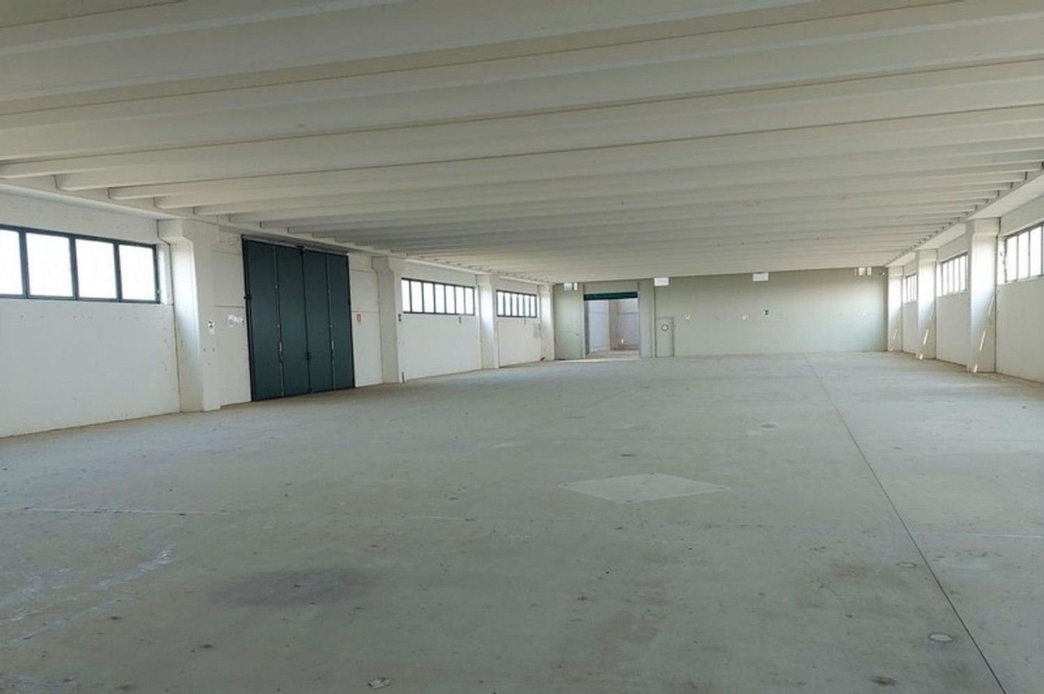 2000m² Warehouse in Cavour, Italy No. 371467