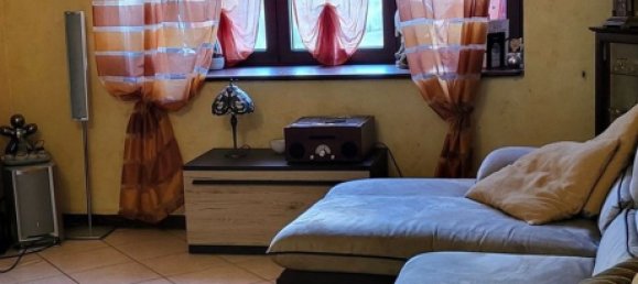 5 rooms House in Besano, Italy No. 143829 7