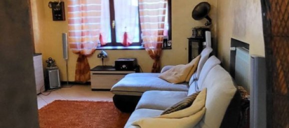 5 rooms House in Besano, Italy No. 143829 8