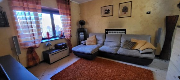 5 rooms House in Besano, Italy No. 143829 9