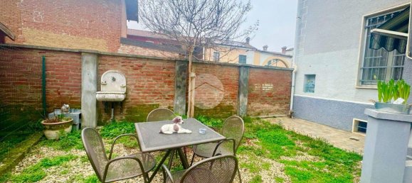 Casa de 5 habitaciónes en Fresonara, Italy No. 8645 2