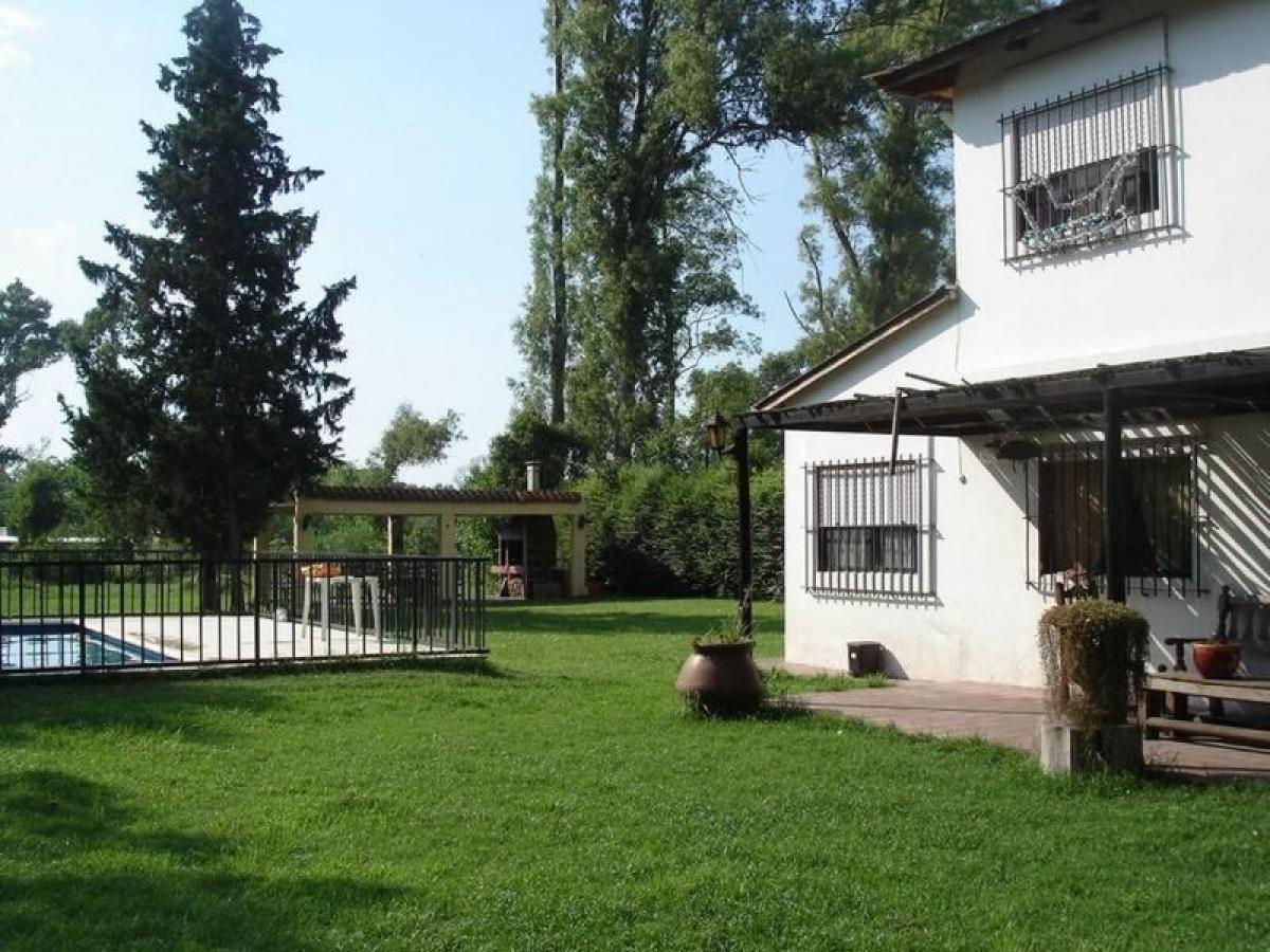  Farm in Moreno, Argentina No. 39089