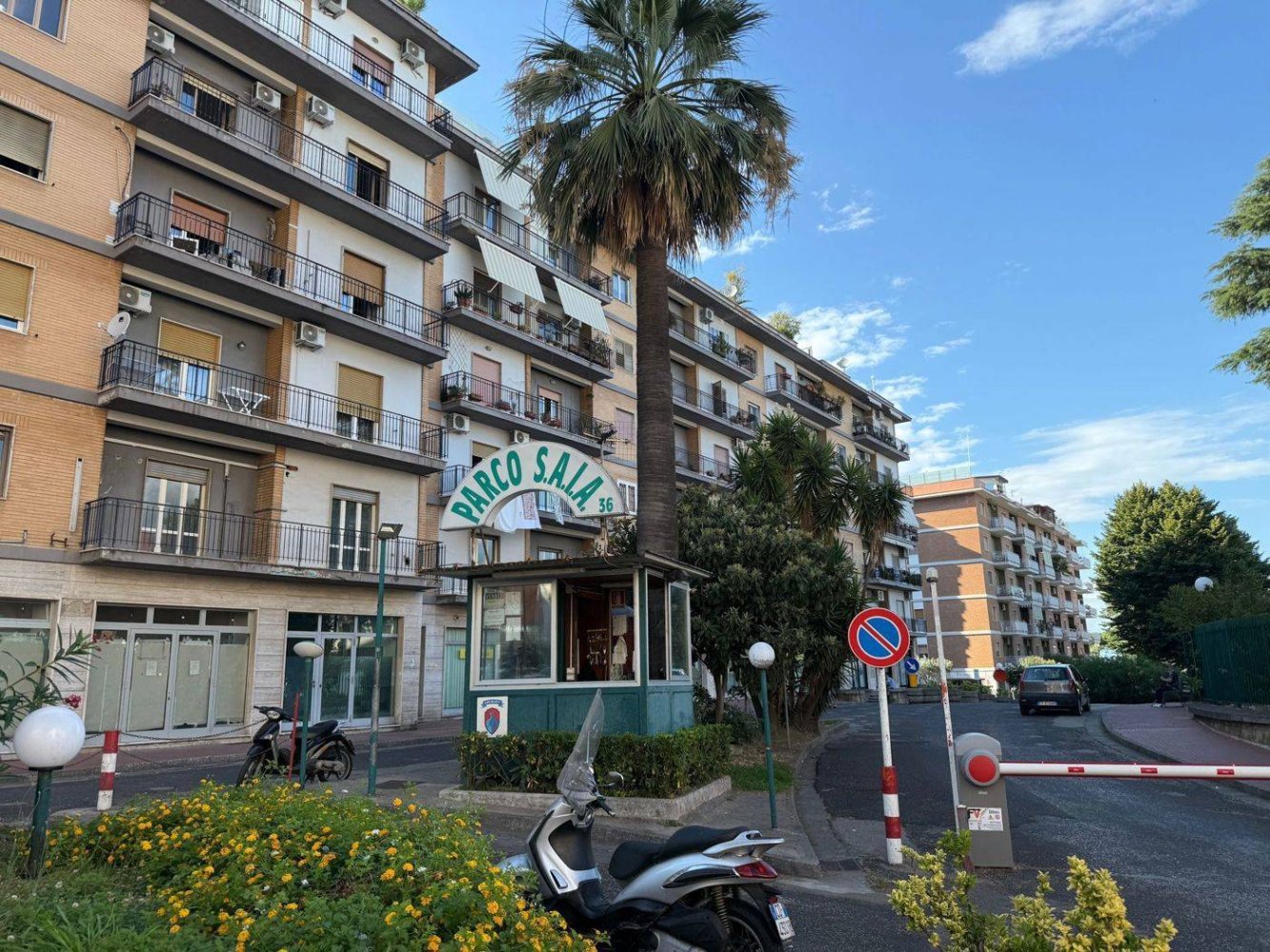 2 bedrooms Apartment in Naples, Italy No. 306004