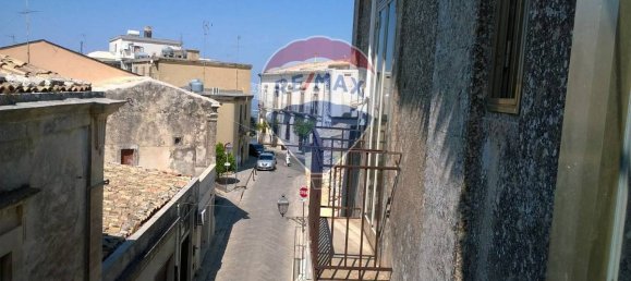 Casa de 3 dormitorios en Chiaramonte Gulfi, Italy No. 320338 2