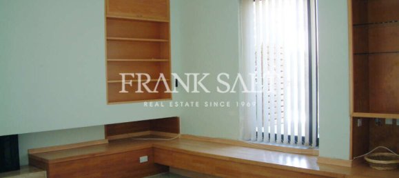 3 bedrooms Villa in Kappara, Malta No. 8576 2