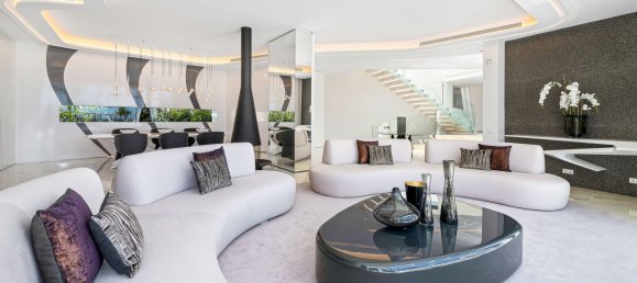 6 bedrooms Villa in Marbella, Spain No. 4705 14