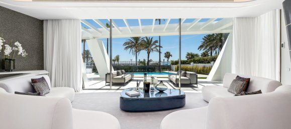 6 bedrooms Villa in Marbella, Spain No. 4705 11
