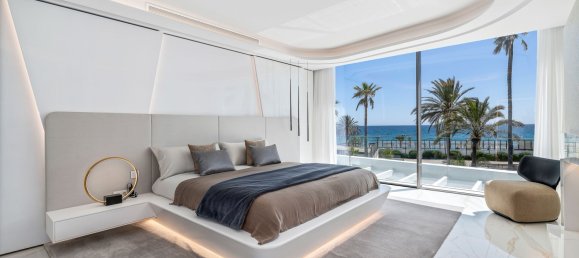 6 bedrooms Villa in Marbella, Spain No. 4705 26