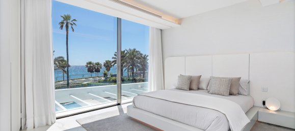 6 bedrooms Villa in Marbella, Spain No. 4705 23