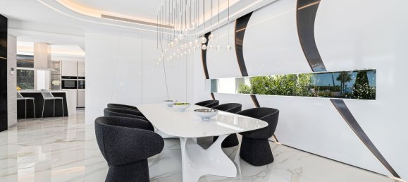 6 bedrooms Villa in Marbella, Spain No. 4705 10