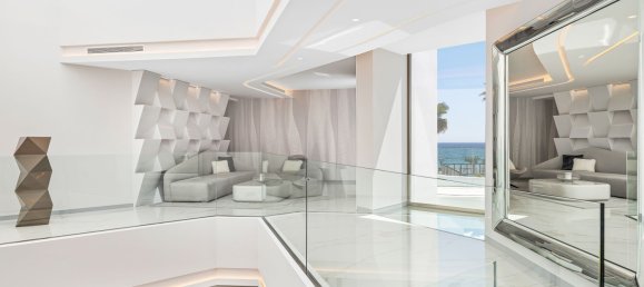 6 bedrooms Villa in Marbella, Spain No. 4705 19