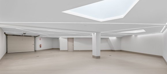 6 bedrooms Villa in Marbella, Spain No. 4705 28