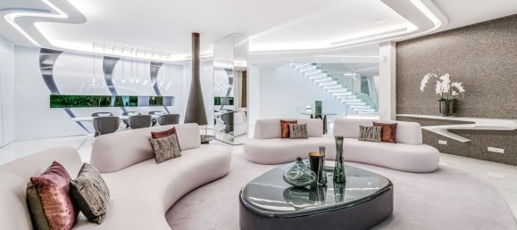 6 bedrooms Villa in Marbella, Spain No. 4705 5