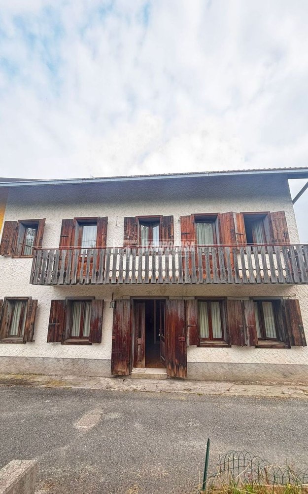 Dúplex de 6 dormitorios en Borgo Valbelluna, Italy No. 337348