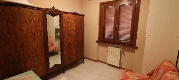 6 rooms House in Massa e Cozzile, Italy No. 91863 3