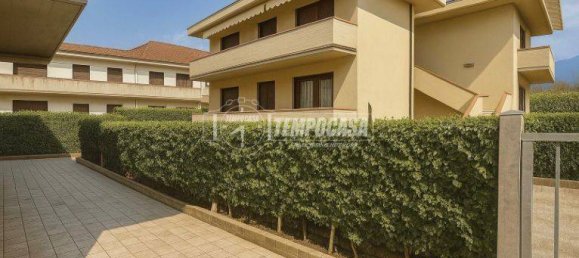 2 bedrooms Apartment in Massa, Italy No. 299401 2