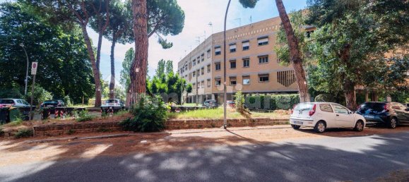 3 bedrooms Apartment in Rome, Italy No. 333638 32