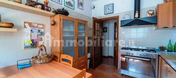 3 bedrooms Apartment in Rome, Italy No. 333638 10