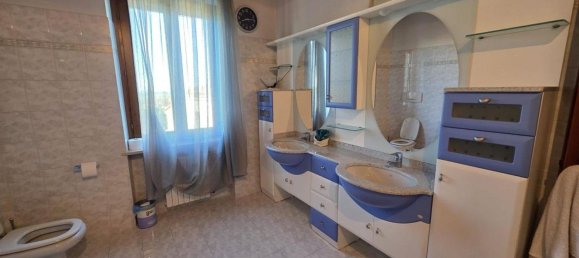 Дом с 4 комнатами в Кастельнуово дель Гарда, Италия № 260494 14