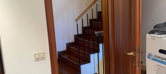 Дом с 4 комнатами в Кастельнуово дель Гарда, Италия № 260494 8