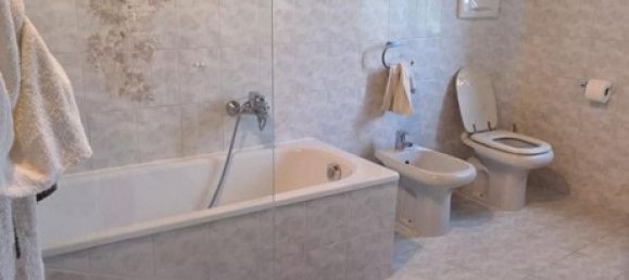 Дом с 4 комнатами в Кастельнуово дель Гарда, Италия № 260494 16