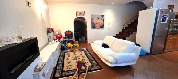 Дом с 4 комнатами в Кастельнуово дель Гарда, Италия № 260494 3