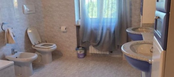 Дом с 4 комнатами в Кастельнуово дель Гарда, Италия № 260494 13