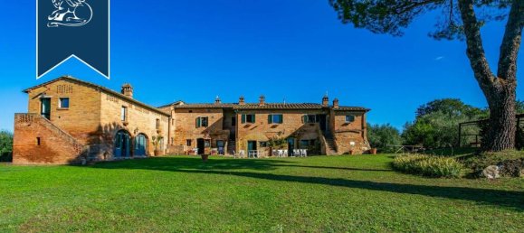 650m² Commercial property in Siena, Italy No. 232199 41
