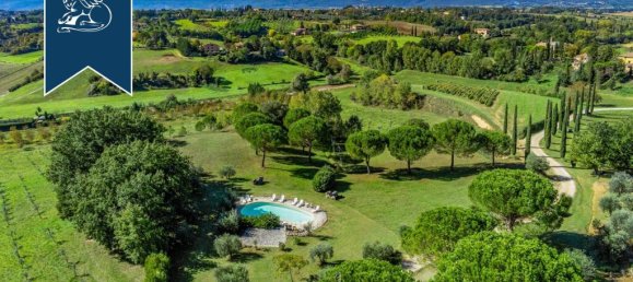 650m² Commercial property in Siena, Italy No. 232199 16