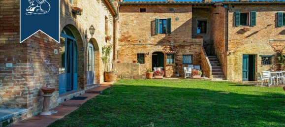 650m² Commercial property in Siena, Italy No. 232199 37