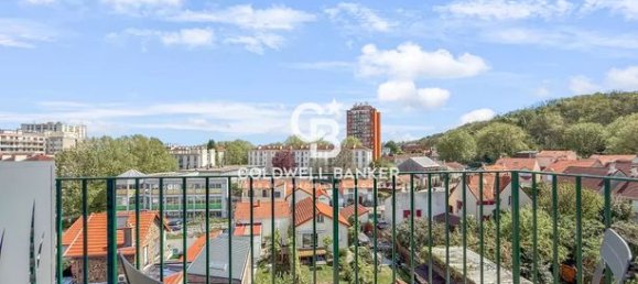 2 bedrooms Apartment in Pantin, France No. 354737 2