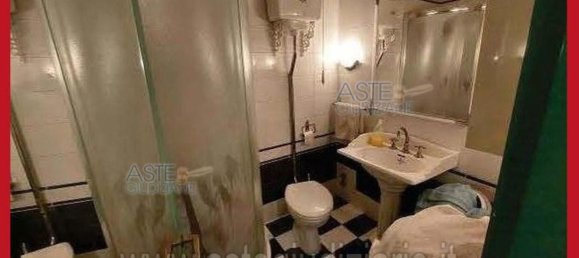 5 bedrooms Apartment in Rome, Italy No. 334079 4