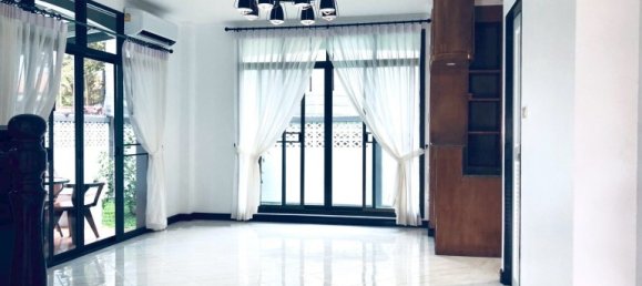 Moradia T3 em Pattaya, Thailand N.º 66923 2