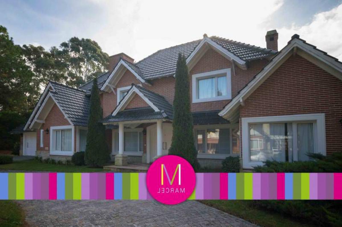 4 bedrooms House in Mar del Plata, Argentina No. 68719