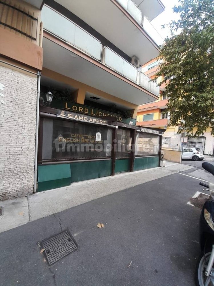 2 rooms Commercial property in Rome, Italy No. 228715