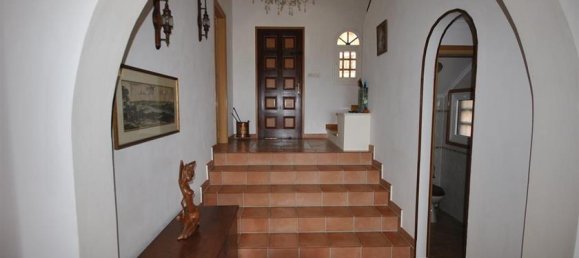 Вилла с 4 спальнями в Тала, Пафос, Кипр № 10490 5