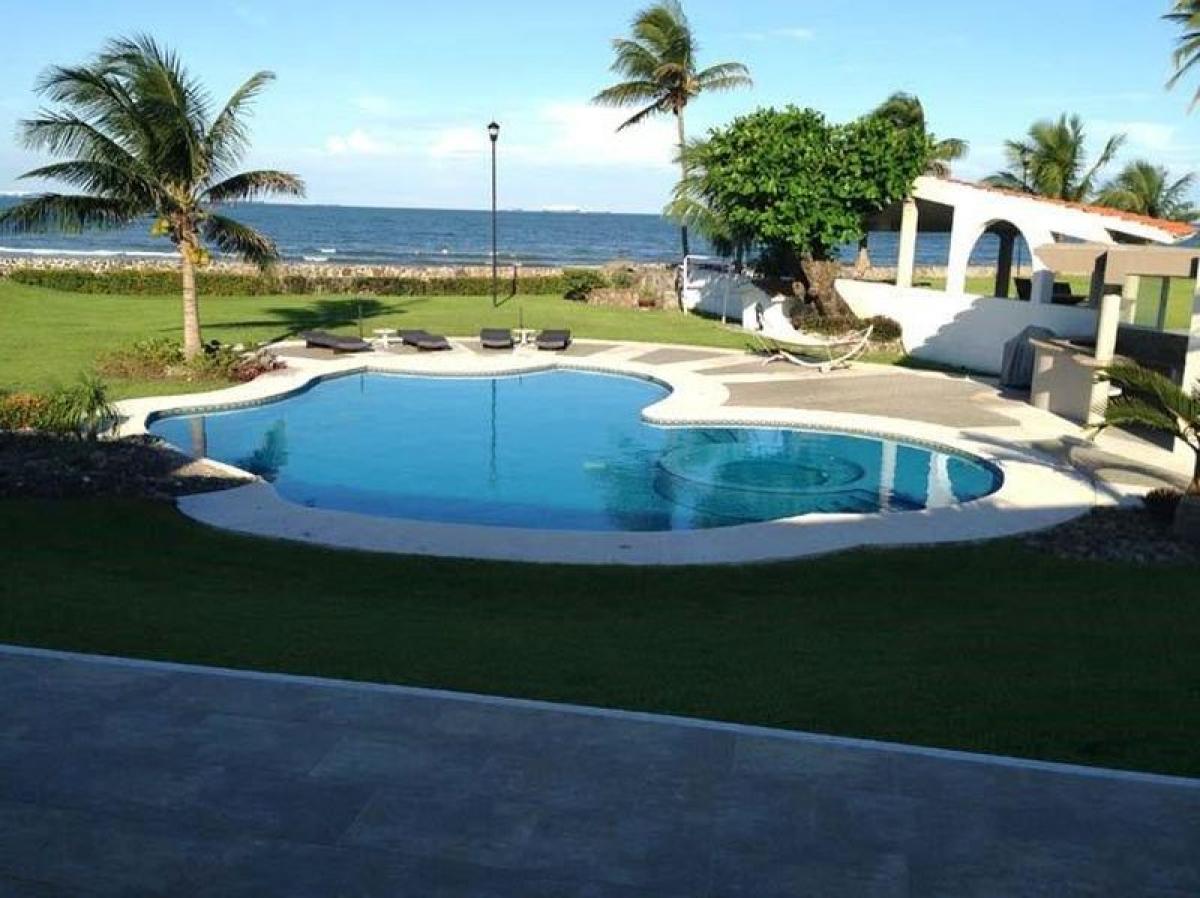 Дом с 4 спальнями в Веракрус, Мексика № 213259