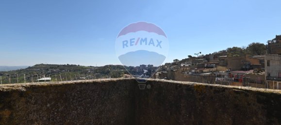 4 bedrooms House in Caltagirone, Italy No. 215355 37