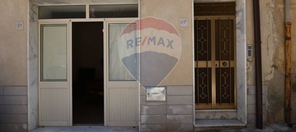 4 bedrooms House in Caltagirone, Italy No. 215355 2