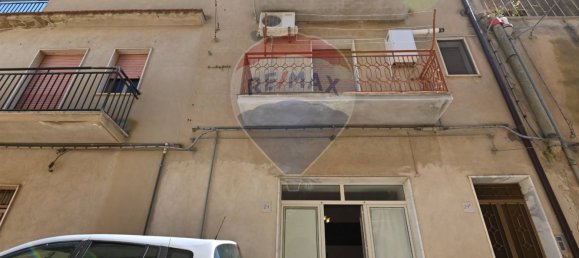 4 bedrooms House in Caltagirone, Italy No. 215355 5