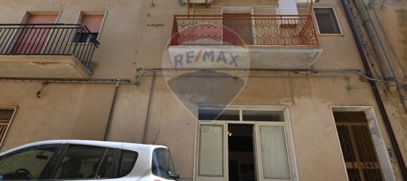 4 bedrooms House in Caltagirone, Italy No. 215355 4