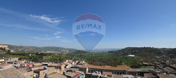 4 bedrooms House in Caltagirone, Italy No. 215355 39