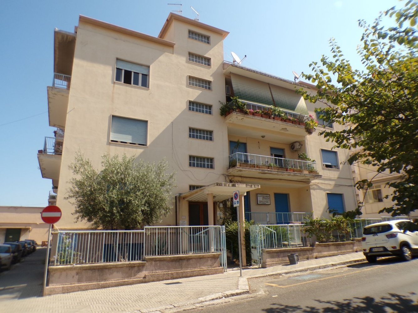 Квартира с 4 спальнями в Реджо Калабрия, Италия № 394932